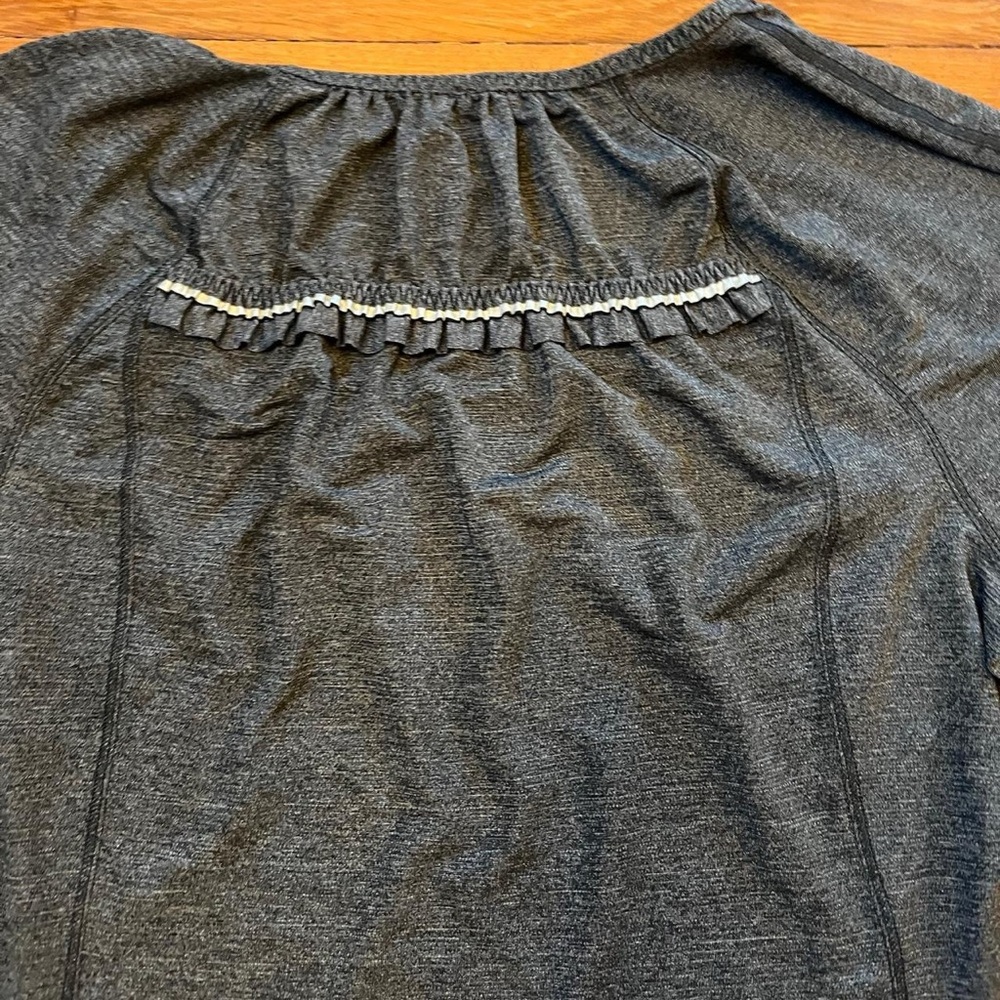 Lululemon Run Wild Reflective Short sleeve Tech Tee 10 EUC - Picture 8 of 8
